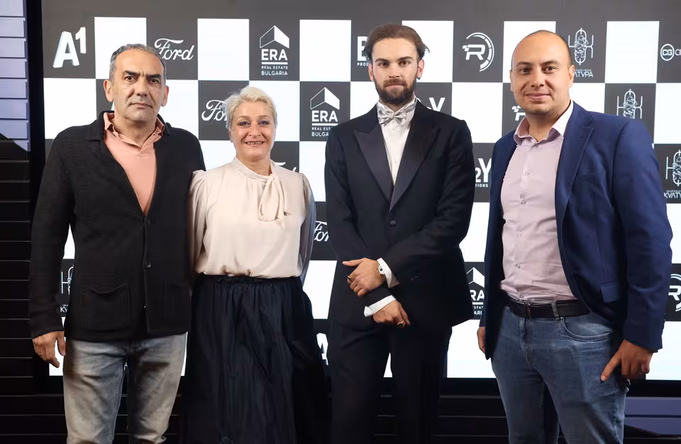Guests at the sponsor board, The Kaiser gala premiere